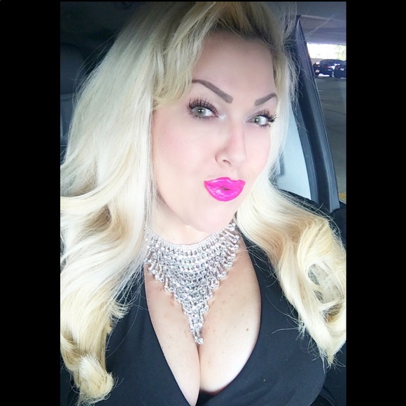 Meet your Posher, Wendy - Picture 2 of 8